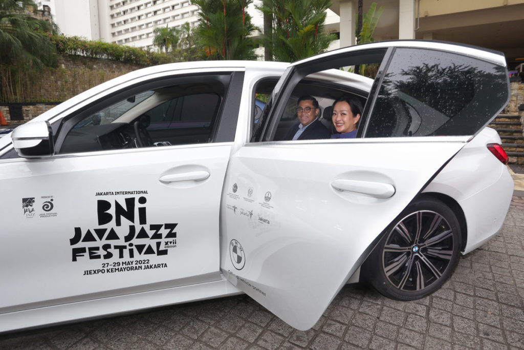 BMW Seri 3 Terbaru Jadi Mobil Resmi BNI Java Jazz Festival 2022  