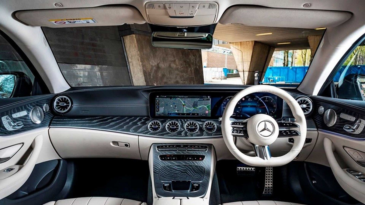 Berbagai Pembaharuan Mercedes-Benz E-Class Coupe AMG Line  