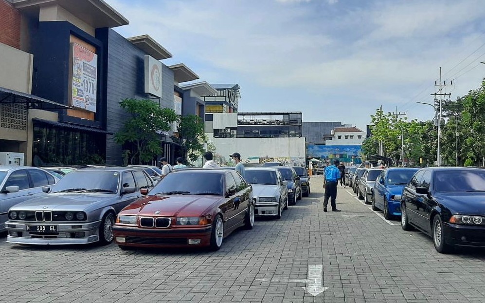 BMW Classic Meet Up Jatim, Bikin Heboh Surabaya 