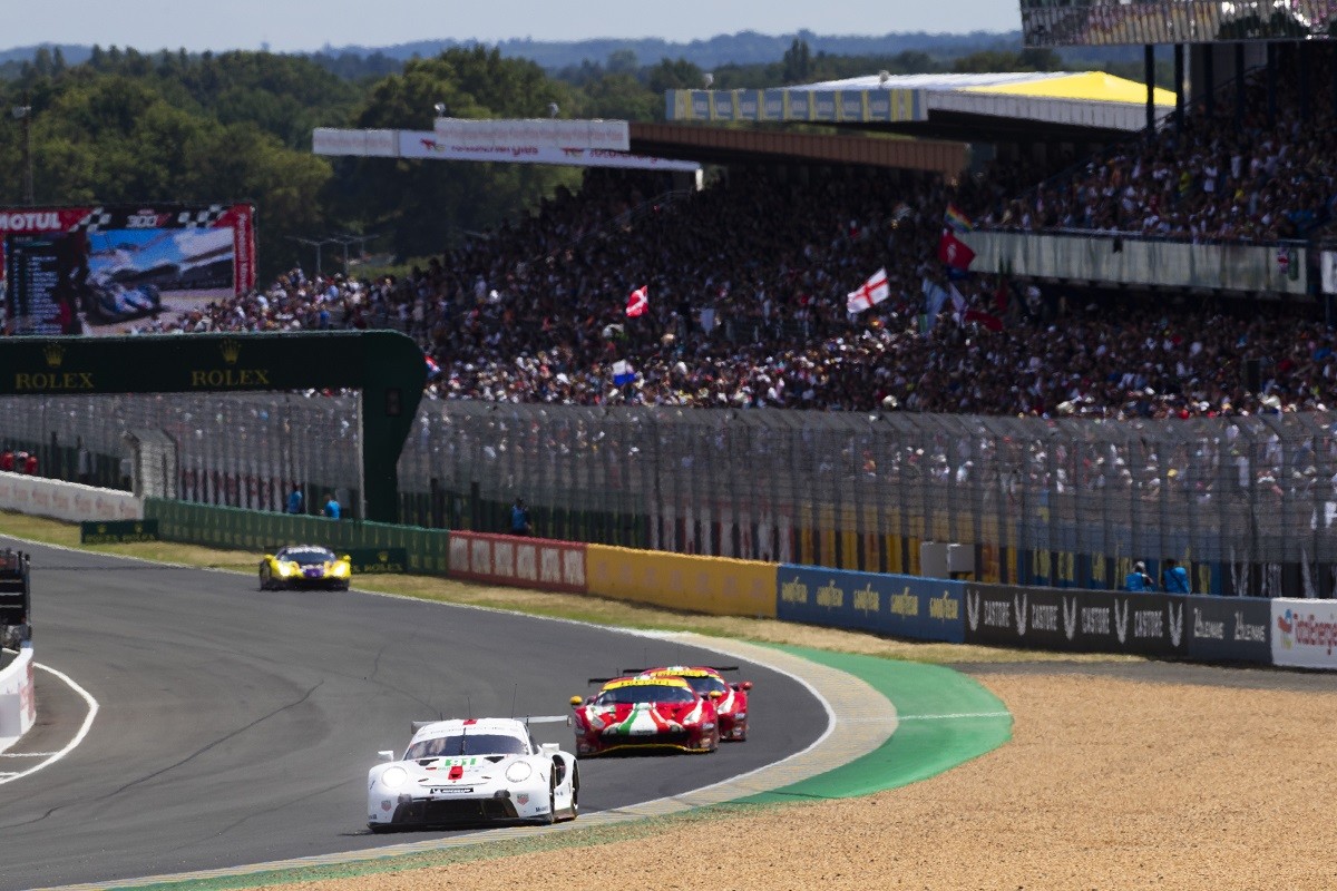 Porsche Menangkan Kelas GT di 24 Hours of Le Mans  
