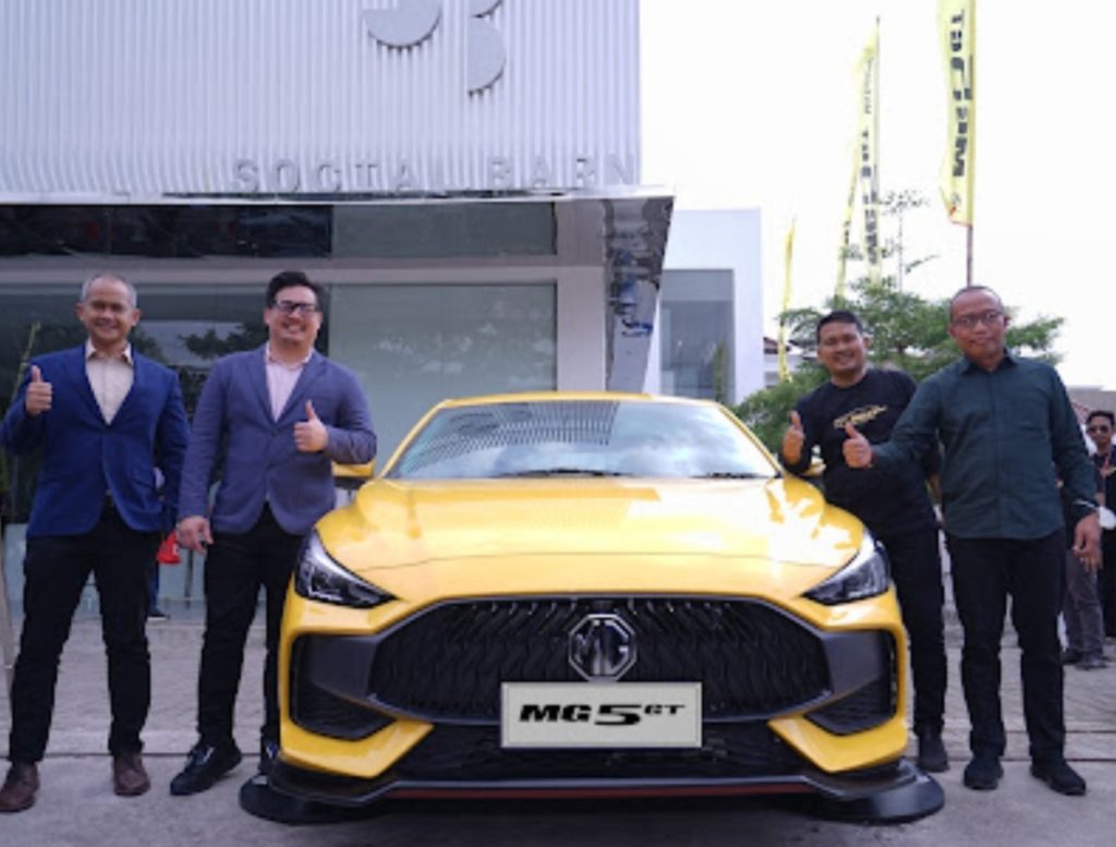 MG Dare to Drive, Ajak Para Millenial Makassar Mengenal MG 5 GT  