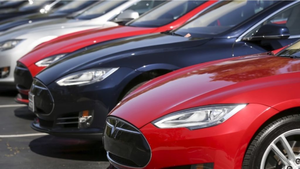 Pemerintah RRC Larang Mobil Tesla Melintas Selama 2 Bulan  