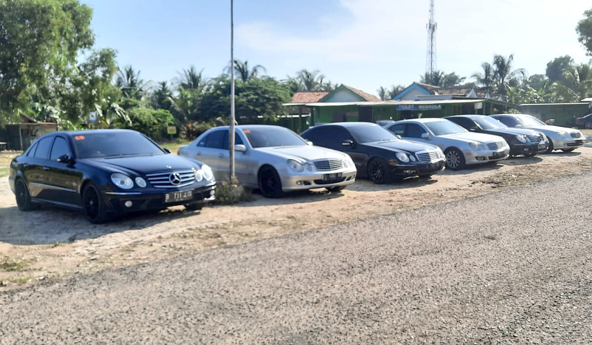 Halal bi Halal Mercedes-Benz W211 Club Indonesia di Pacitan  