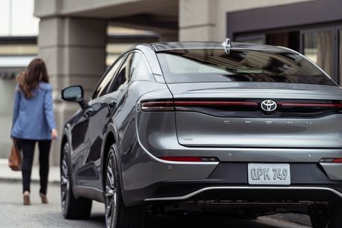 Toyota Crown Terbaru Menggantikan Avalon Di Pasar Amerika Serikat  