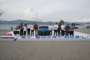 Toyota Perluas Jangkauan EV Smart Mobility Project di Sumatera  