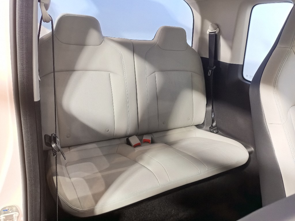 Menilik Lebih Jauh Bagian Interior dan Fitur Wuling Air ev  