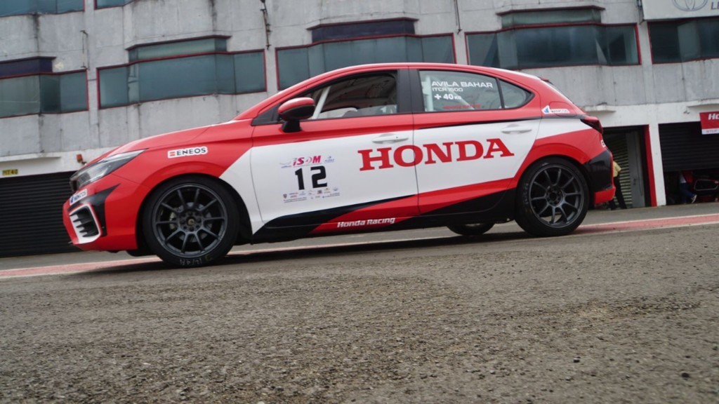 Penampilan Menawan Pembalap Honda di ISSOM Seri Kedua 