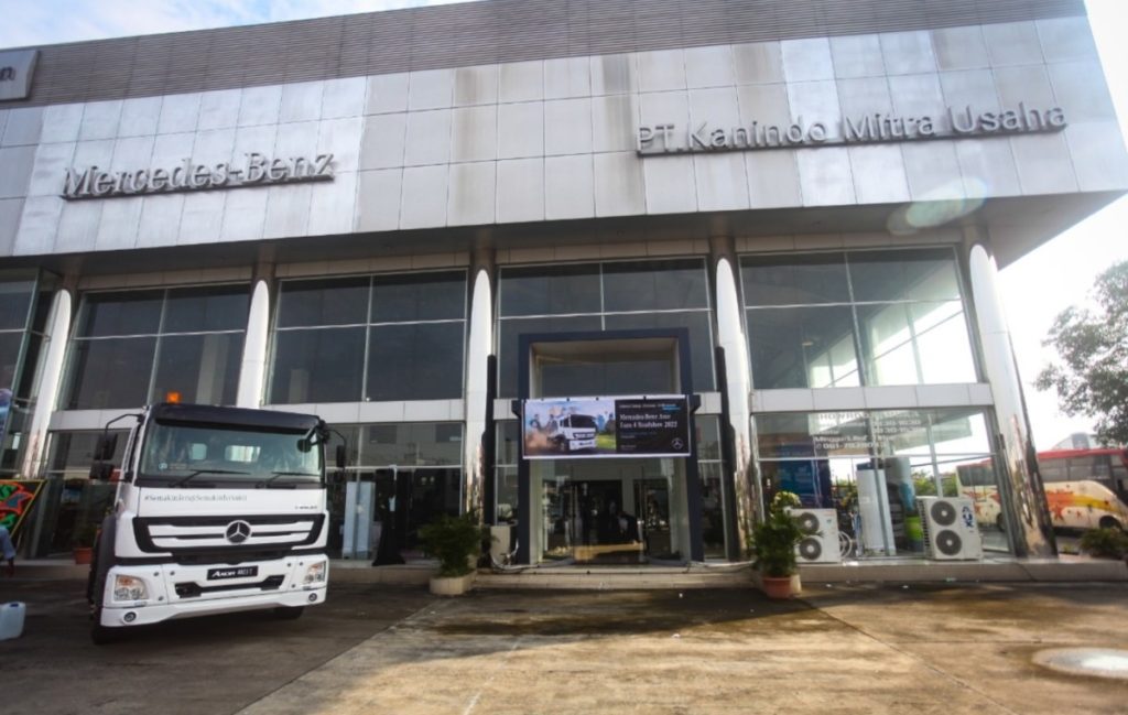 Mercedes-Benz Axor Euro 4 Lanjutkan Perjalanannya Di 10 kota Indonesia  