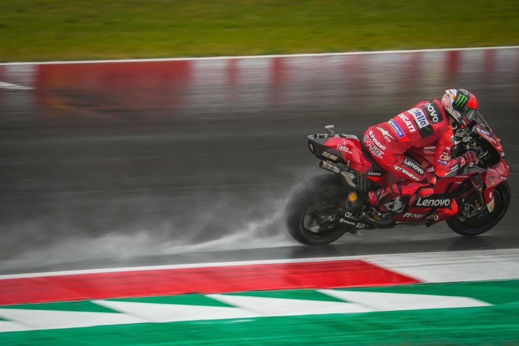 Pebalap MotoGP Francesco Bagnaia Alami Laka Lantas  