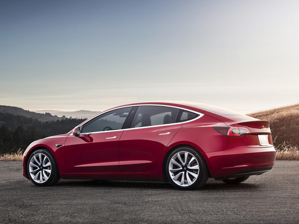 Harga Bahan Baku Naik, Tesla Naikkan Harga Jual Kendaraan  