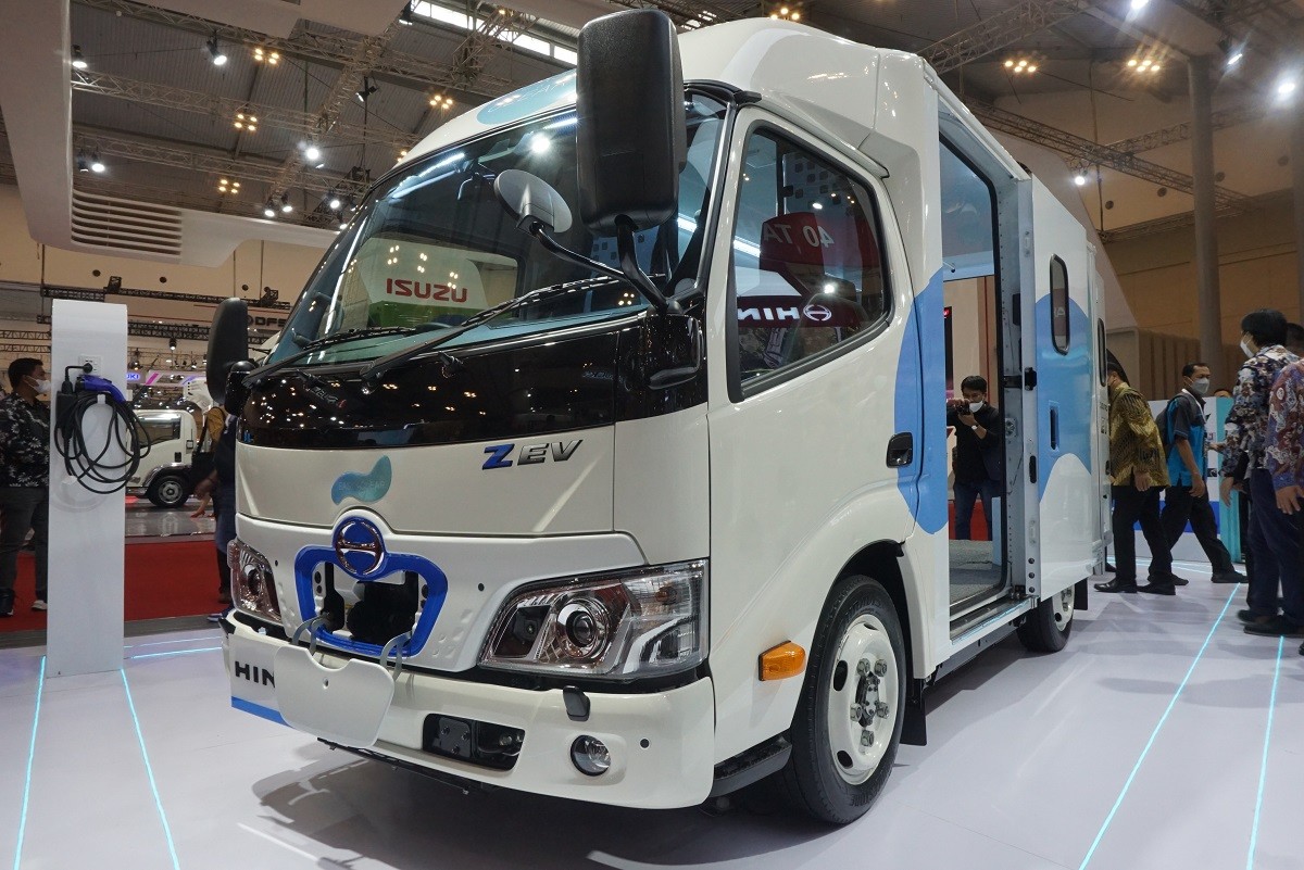 HINO Hadir di GIIAS 2022, Pamerkan Kendaraan Listrik Dutro Z EV 