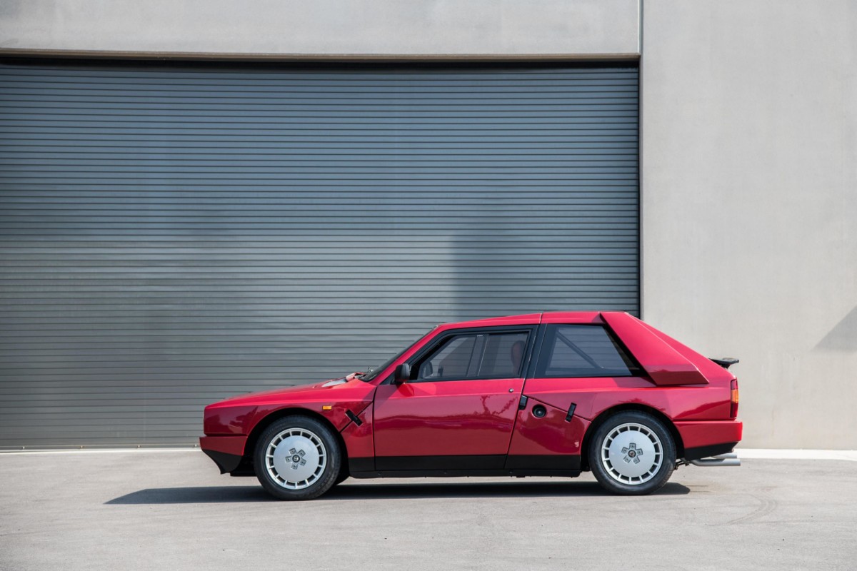 Lancia Delta S4 Stradale, Mobil Balap Versi Jalan Raya Yang Buas ...