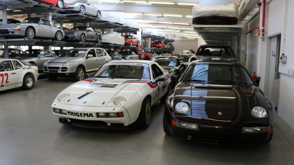 Ratusan Harta Karun Porsche Tersimpan Di Tempat Ini !  