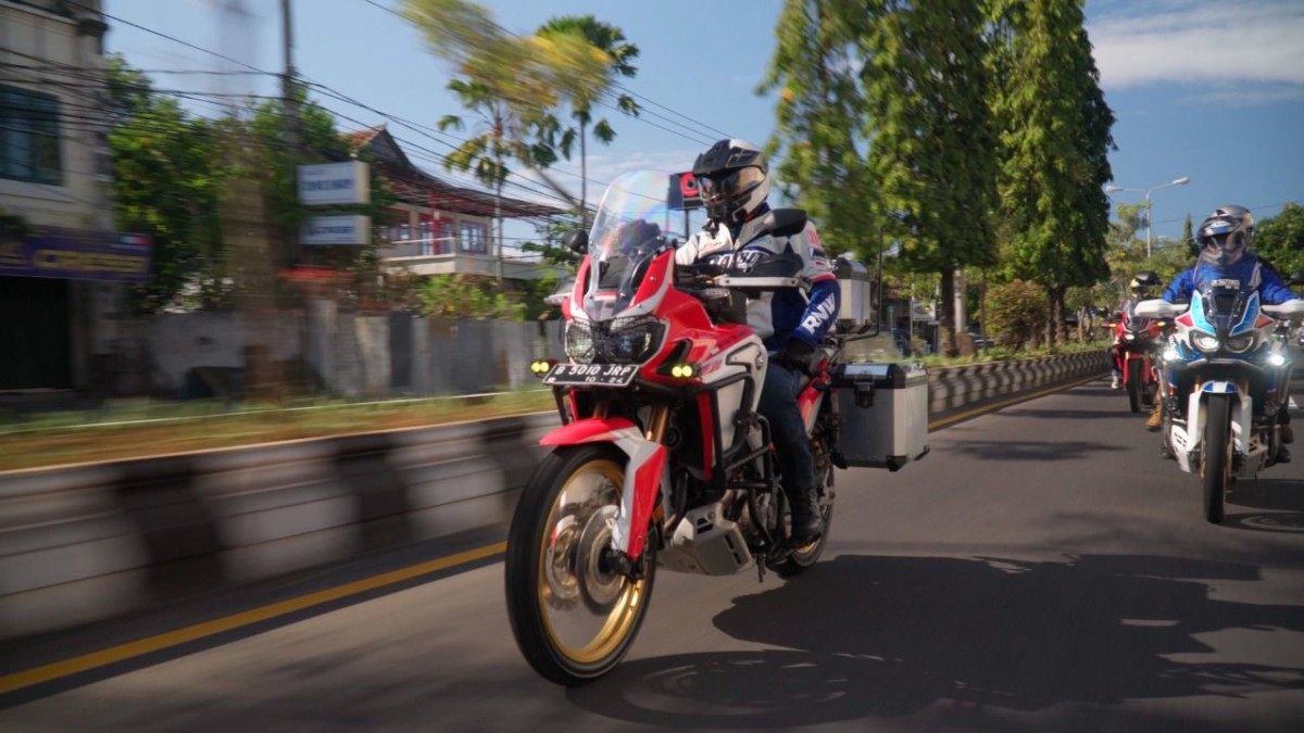 Roadshow Terakhir Road to OLX Autos IMX 2022 Bali; Kalcer Dewata  