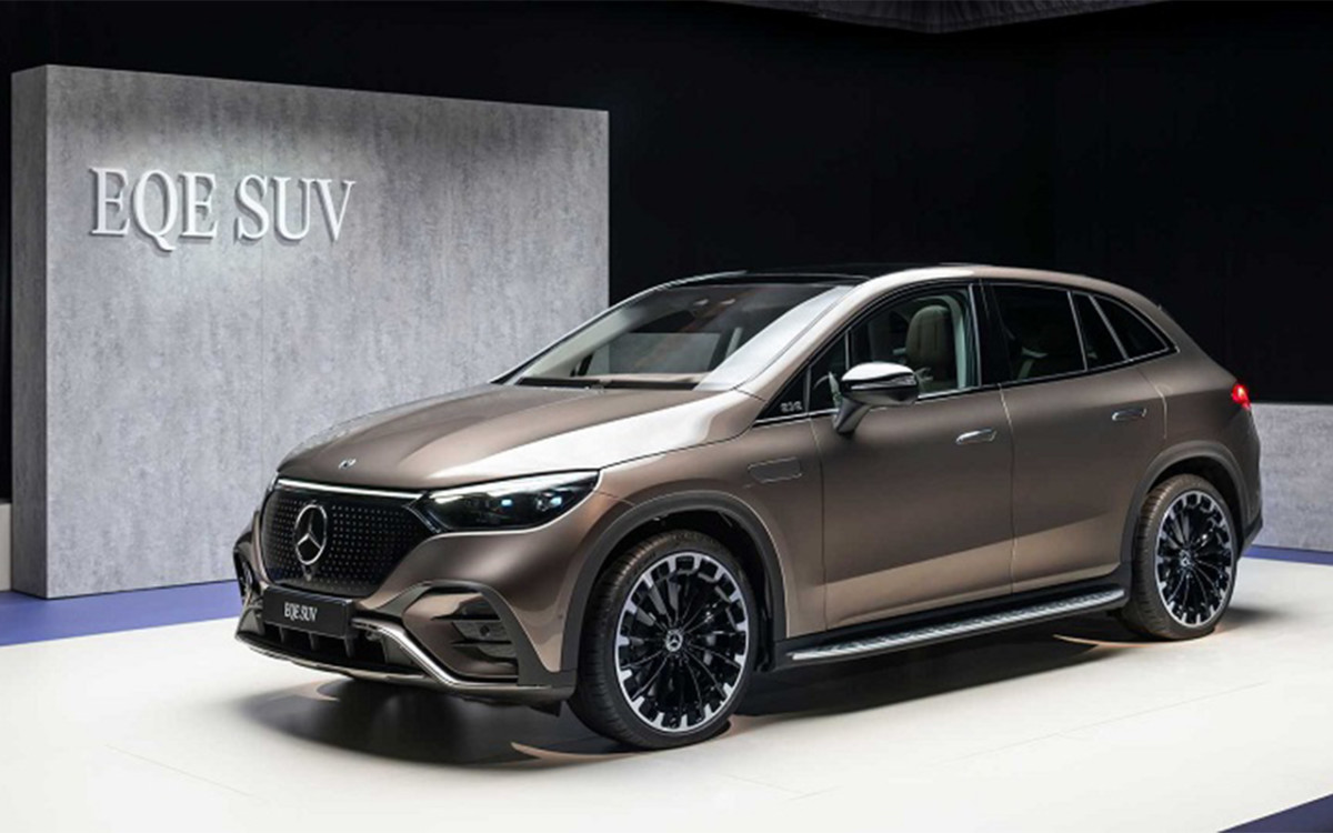Mercedes-Benz Perkenalkan SUV Listrik EQS 2024  