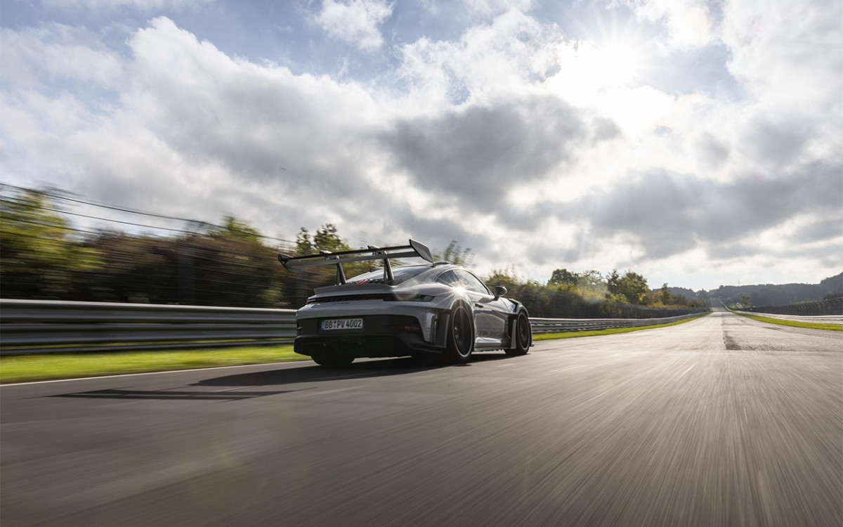 Uji Coba Porsche 911 GT3 RS, Kecepatan Tembus 285km/jam  