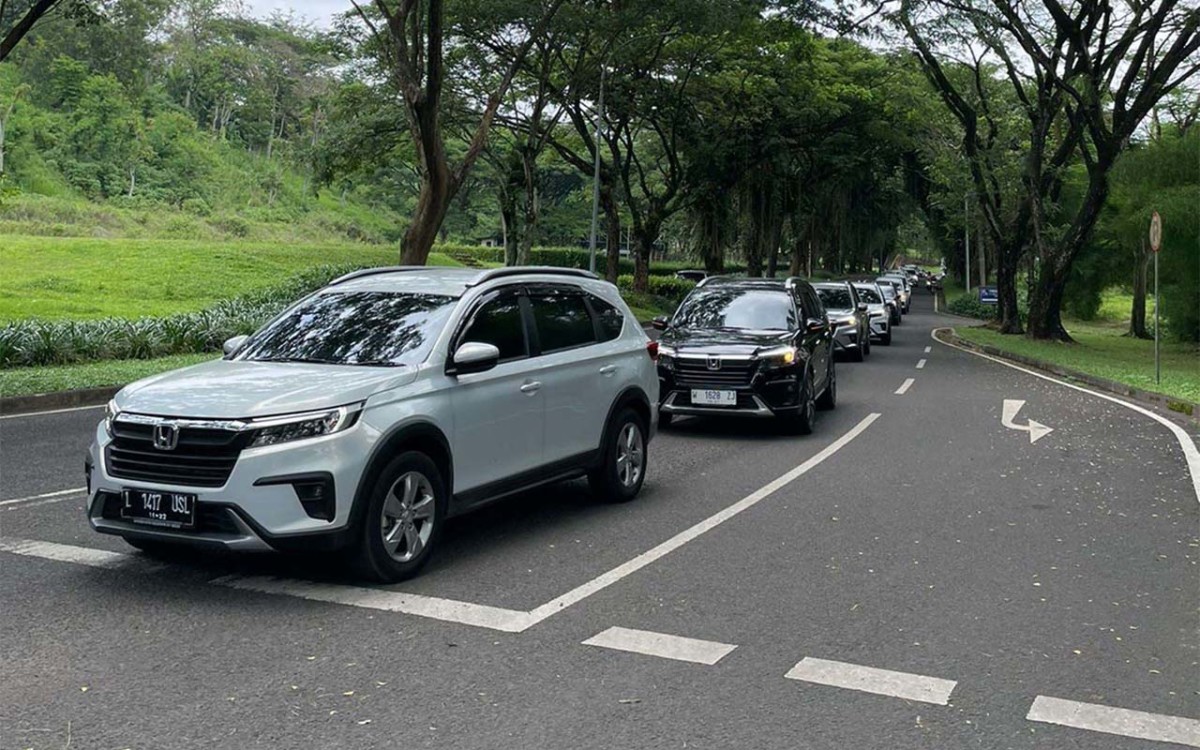 Honda Ajak Keluarga All New Honda BR-V Tamasya ke Gunung Arjuno  