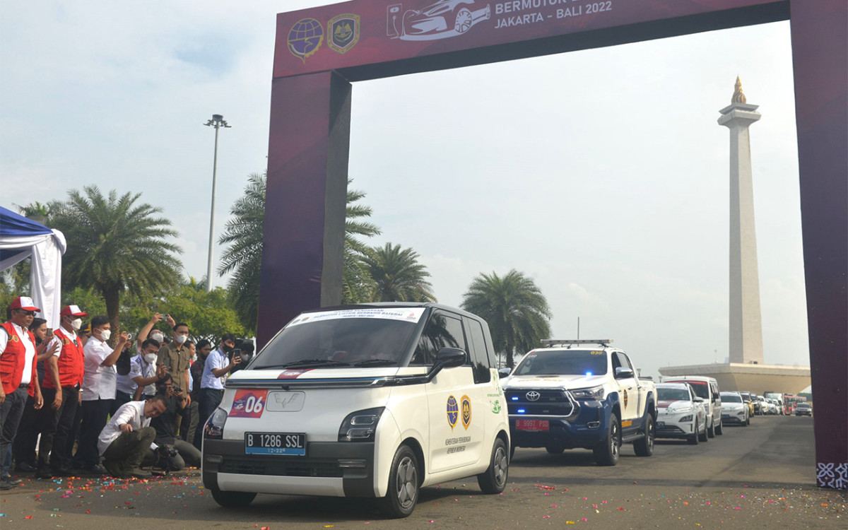 Wuling Berpartisipasi Touring Kendaraan Listrik Jakarta-Bali 2022  