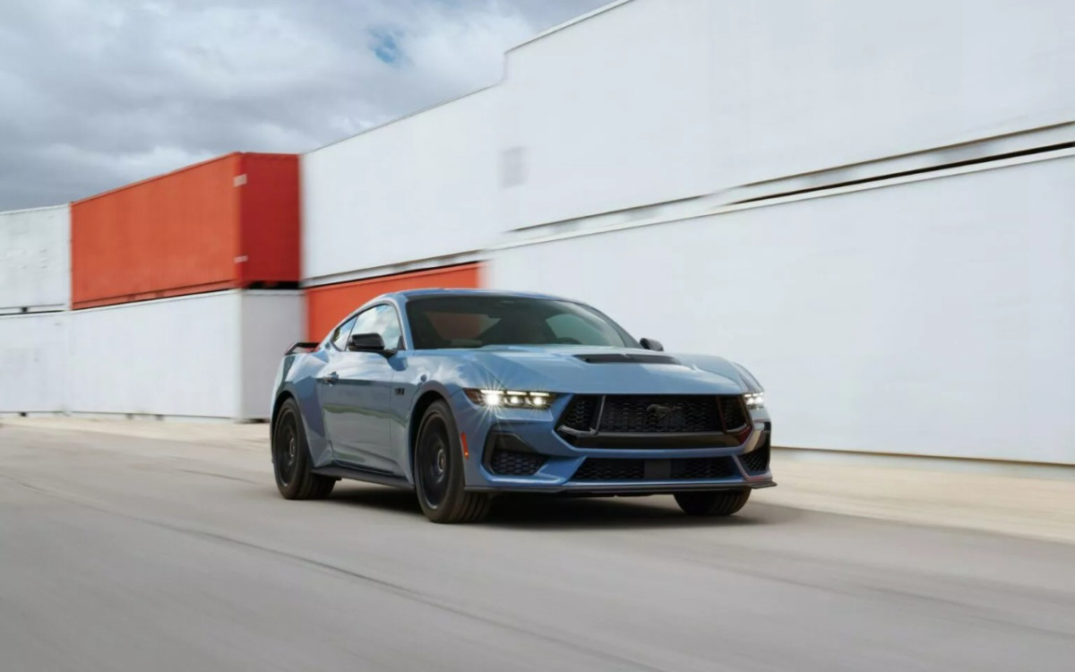 Mustang GT Fastback Produksi Pertama ini Akan Dilelang  