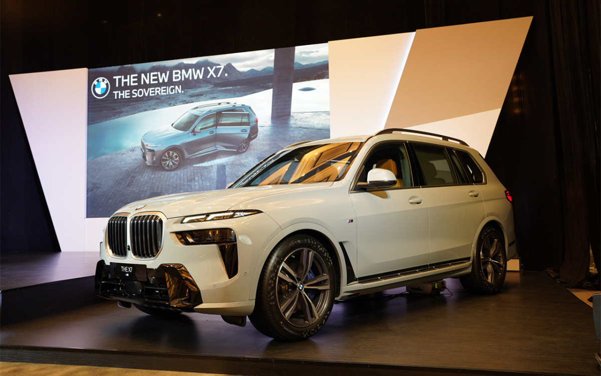 New BMW X7, 'Luxury Sport Activity Vehicle'  