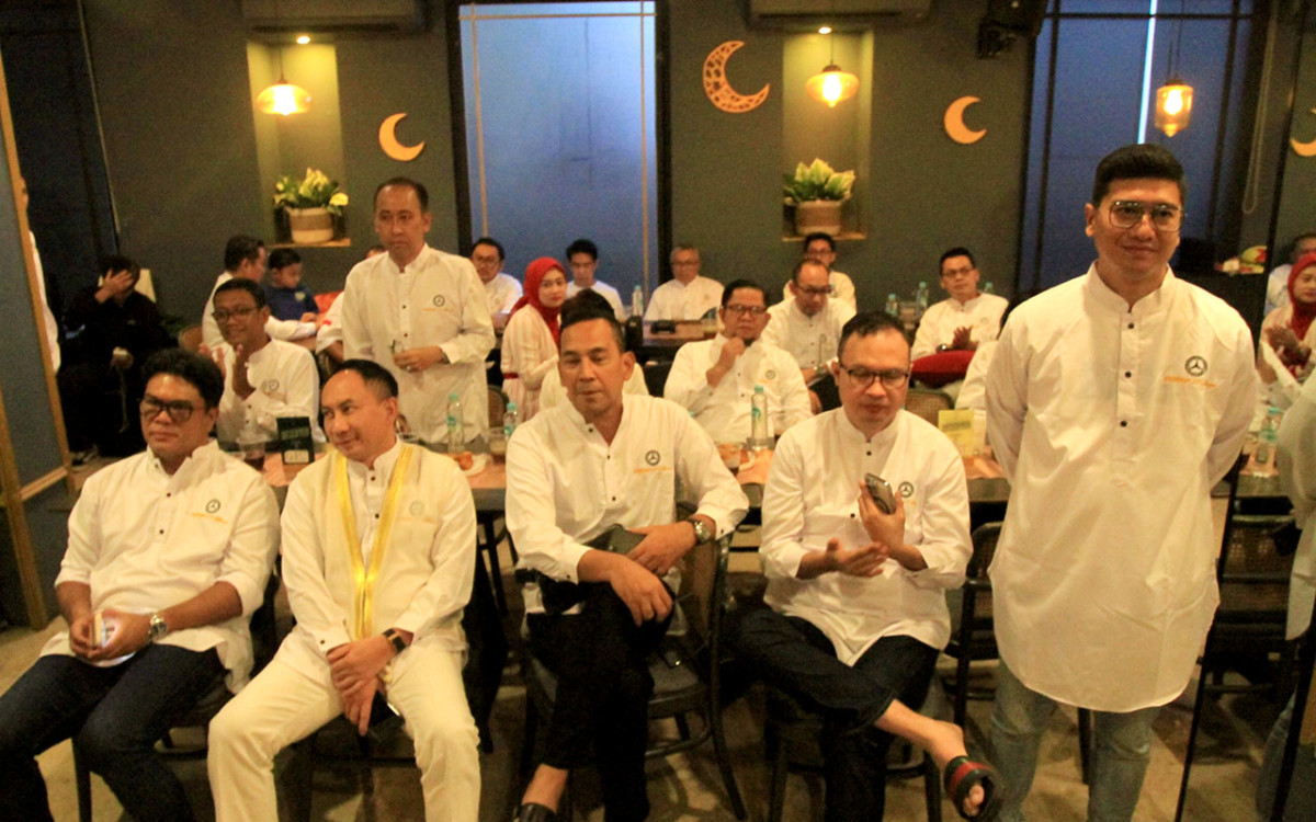 Baksos Ramadhan, MB W212 CI Berikan Bantuan ke Tiga Yayasan  