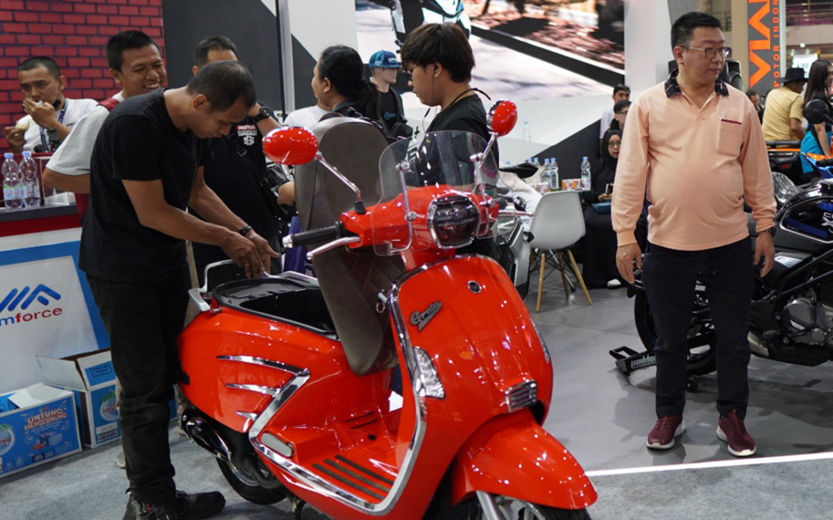 Hadir di Jakarta Fair 2023, MForce Indonesia Kenalkan WMoto Greta  