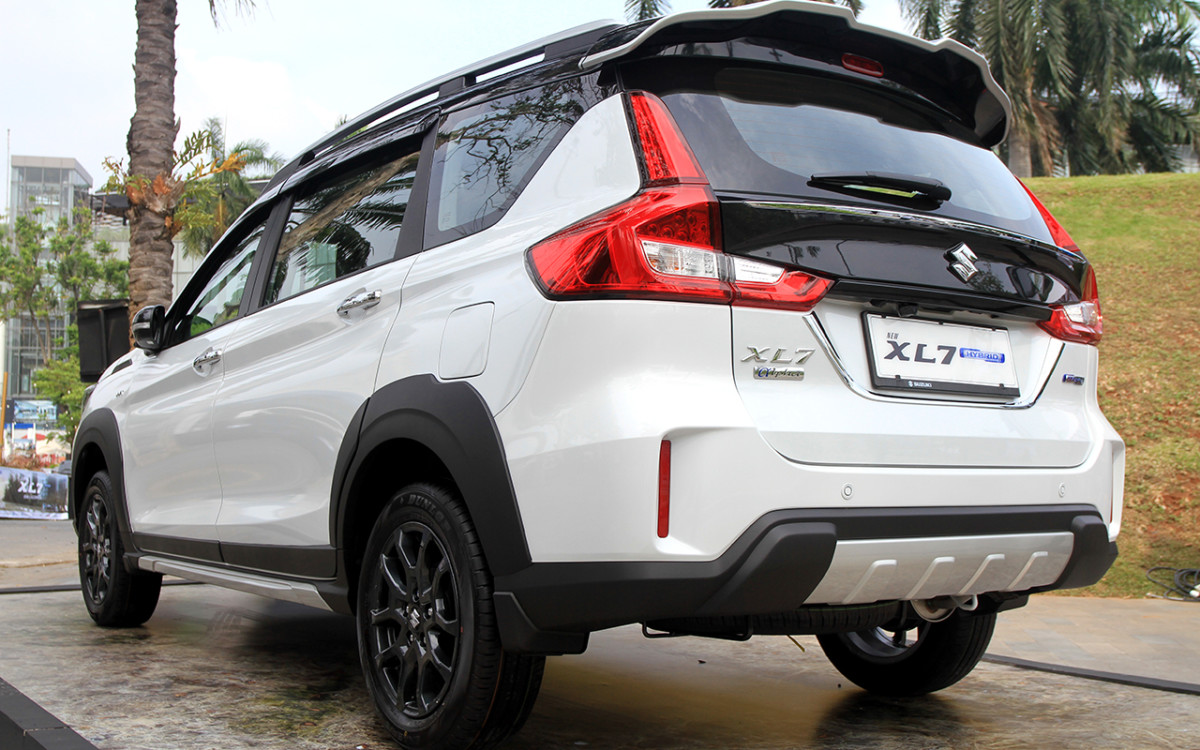 Hadir Dengan Tiga Varian Berbeda, Segini Harga Suzuki XL7 Hybrid  