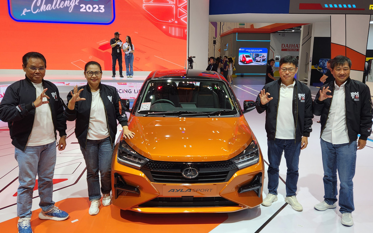 Modifikasi All New Daihatsu Ayla Layaknya Mobil Sport  