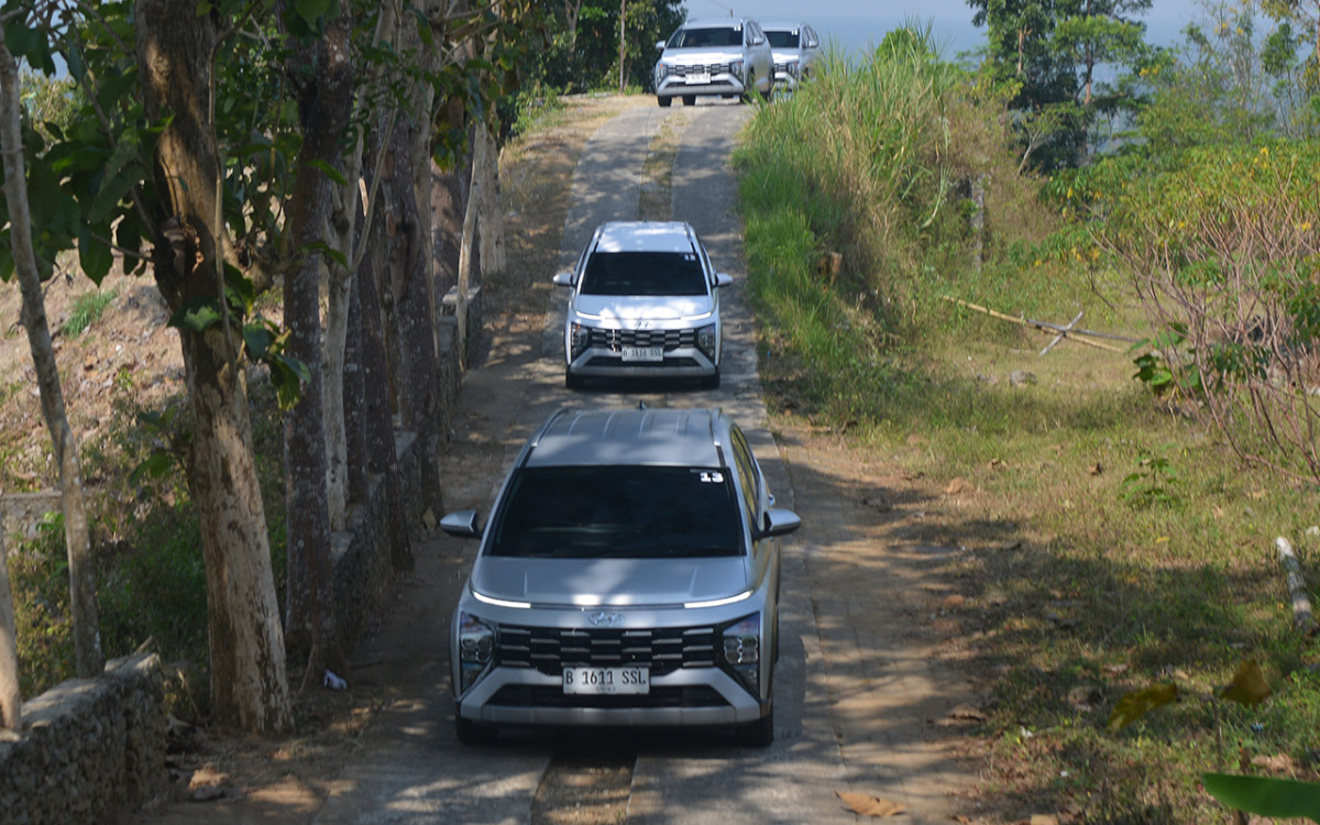 Merasakan Langsung Sensasi Berkendara Hyundai STARGAZER X  