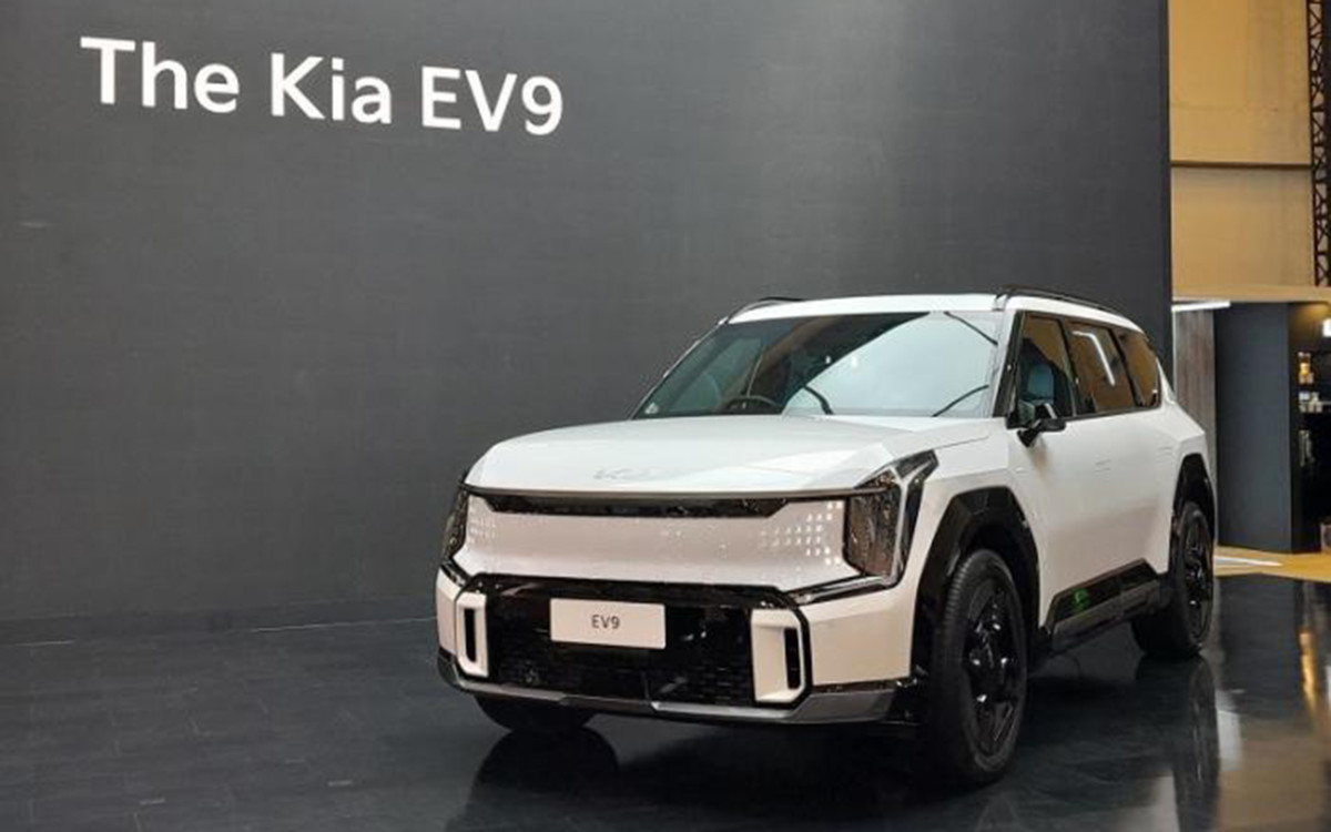 Kia EV9 GT-Line Jadi Mobil Listrik Paling Laris di GIIAS 2023  