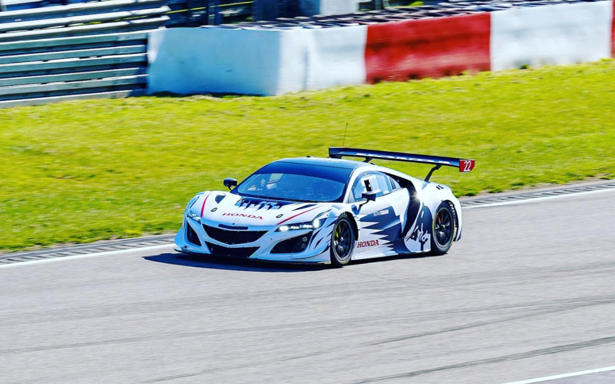 Uji Performa Honda NSX GT3 Evo di Sirkuit Nurburgring  