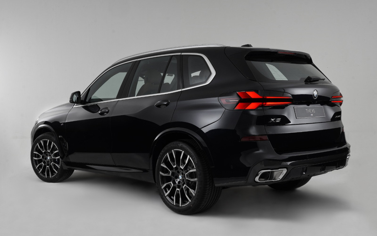 BMW Indonesia Berikan Berbagai Penyegaran Untuk BMW X5  