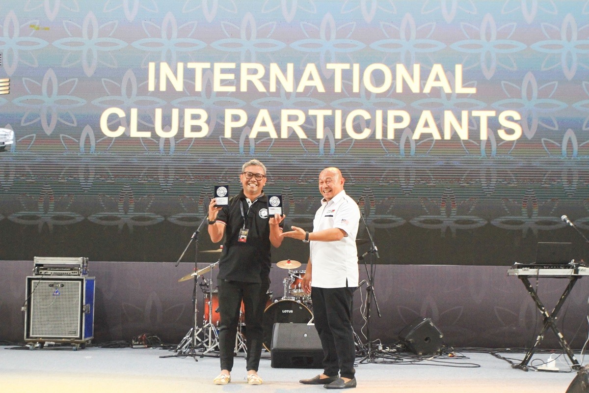 Jamnas MB Club INA ke-18 Dihadiri Klub Mercedes-Benz Luar Negeri  