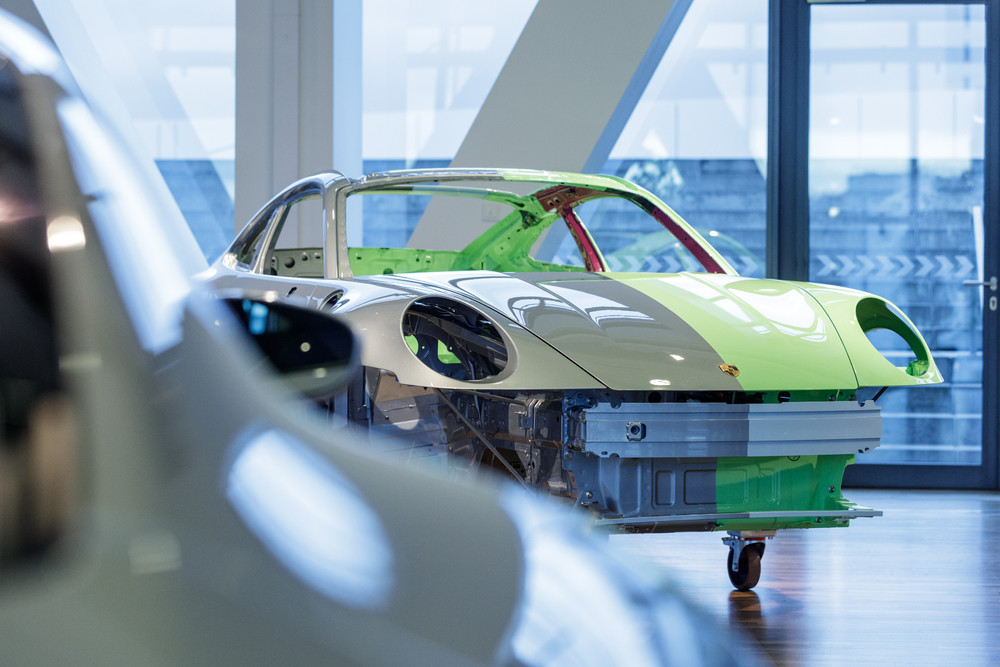 Porsche Akan Gunakan Baja Rendah CO2 Untuk Mobil Sportnya  