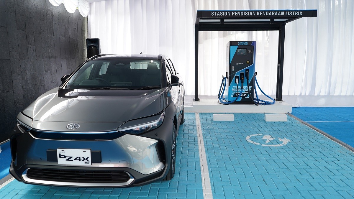 Toyota Hadirkan Ultra Fast Charging Pertama di DIY dan Sumatera  