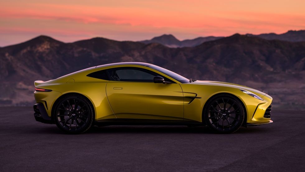 Aston Martin Vantage 2025, Lebih Sporty dan Bertenaga  