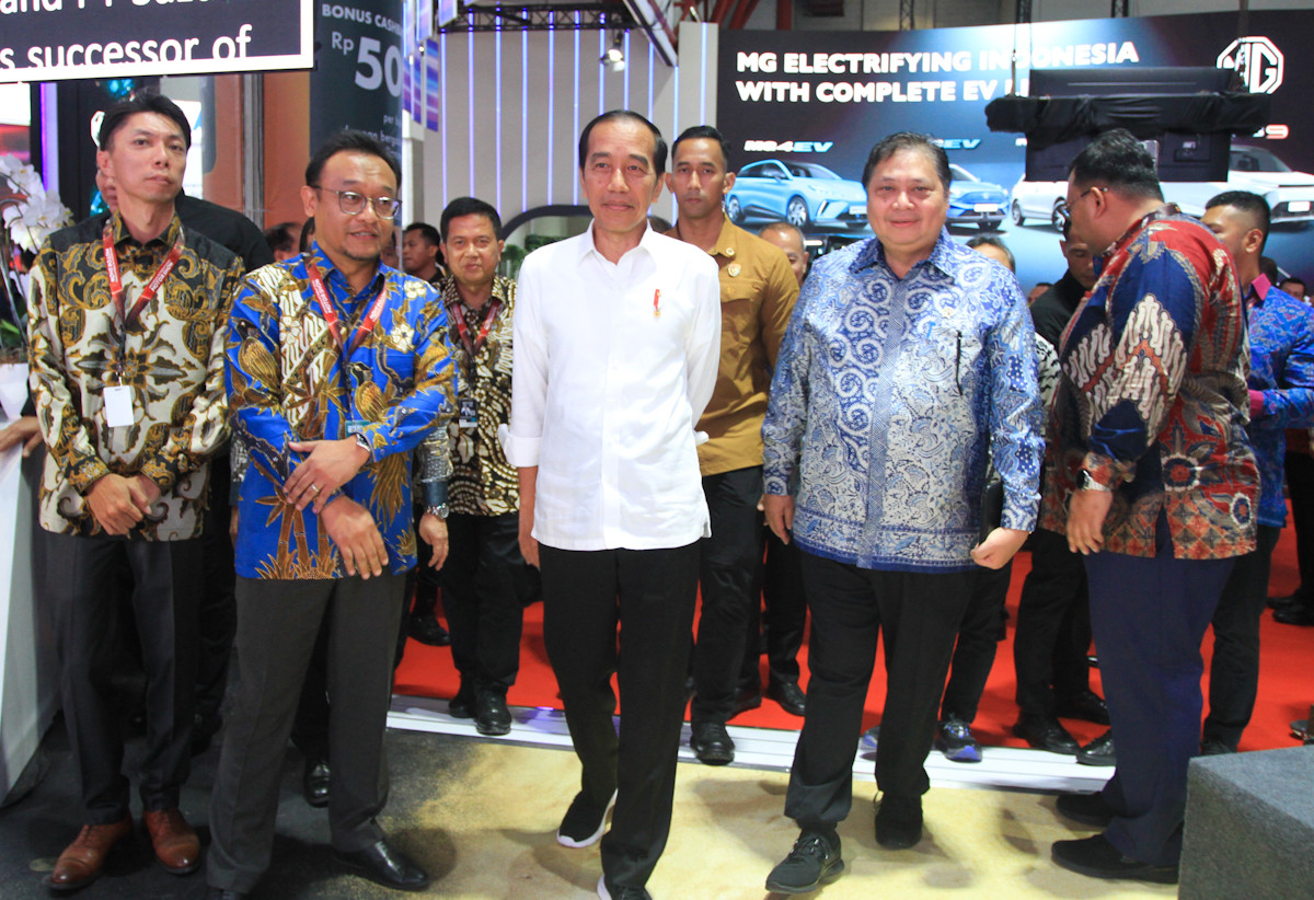 Buka IIMS 2024, Jokowi : Mobil Listrik Masa Depan Otomotif Indonesia  