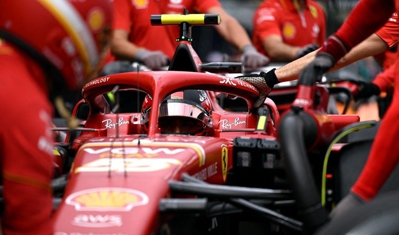 F1 Australia, Carlos Sainz Berhasil Meraih Gelar Juara Pertamanya  
