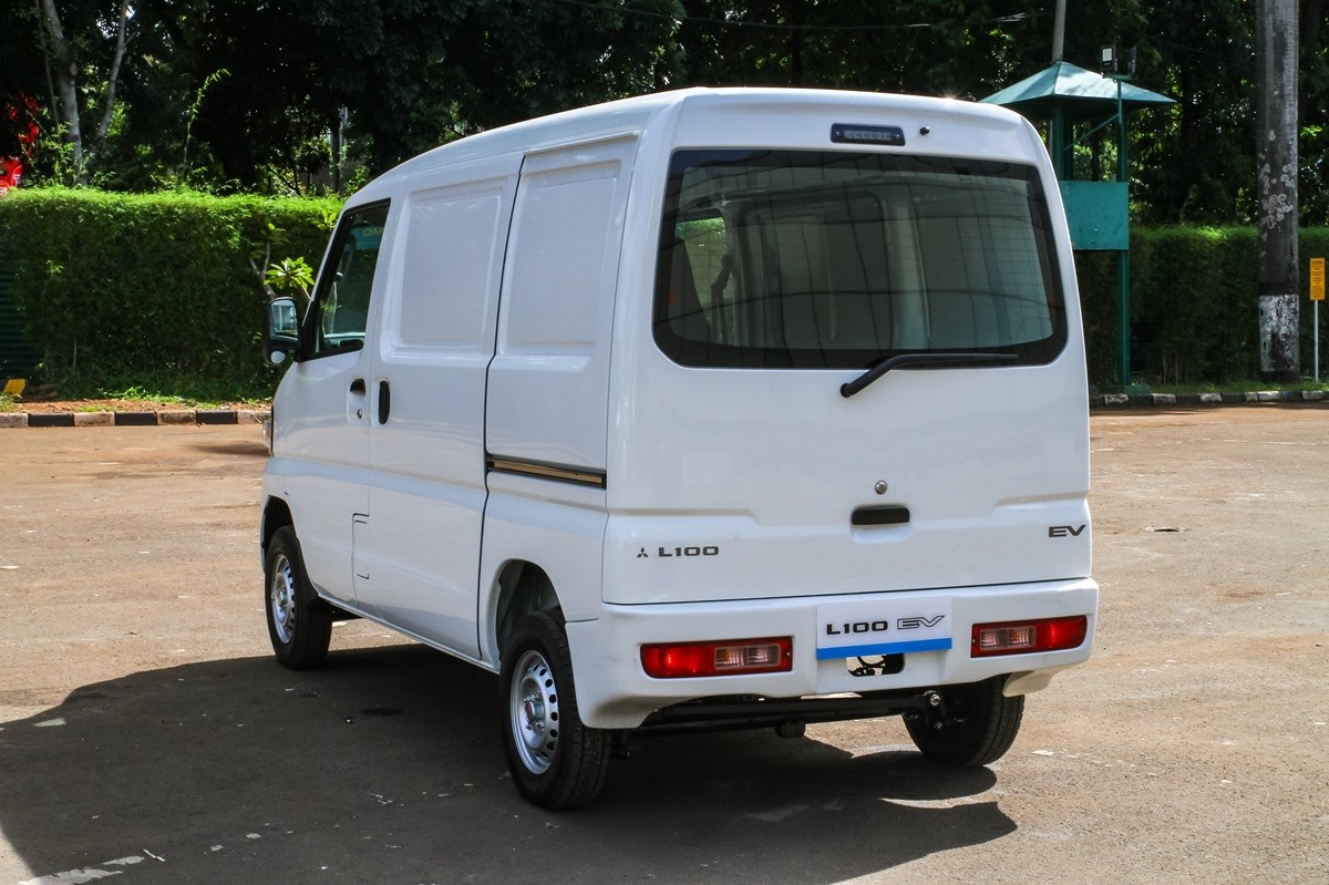Mitsubishi L100 EV, Kendaraan Komersial Masa Depan ada di GIICOMVEC 2024  