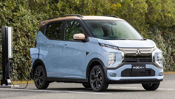 Mitsubishi Rayakan Produksi Ke-100.000 Mobil Mini Full Listrik  