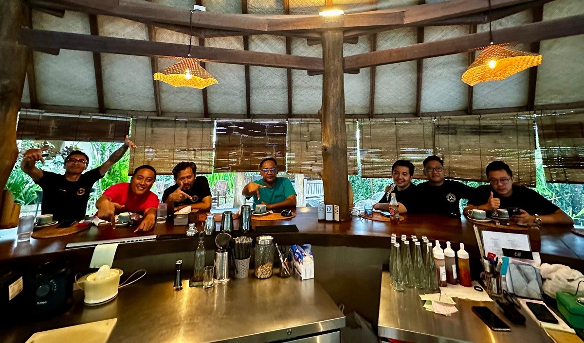 Gelar 'Padhusan', MB W211 CI Yogyakarta Chapter Meluncur ke Jepara  