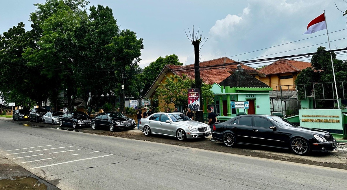 Gelar 'Padhusan', MB W211 CI Yogyakarta Chapter Meluncur ke Jepara  