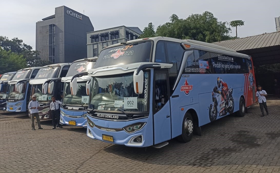 PT EMLI Berangkatkan Ratusan Pemudik Menggunakan Bus Premium  