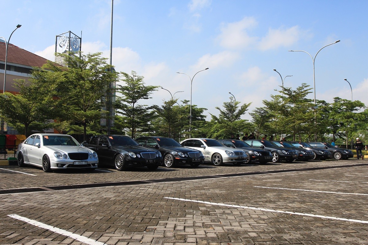 Menuju Kota Batu, MB W211 CI Yogyakarta Chapter Kerahkan 7 Mobil  