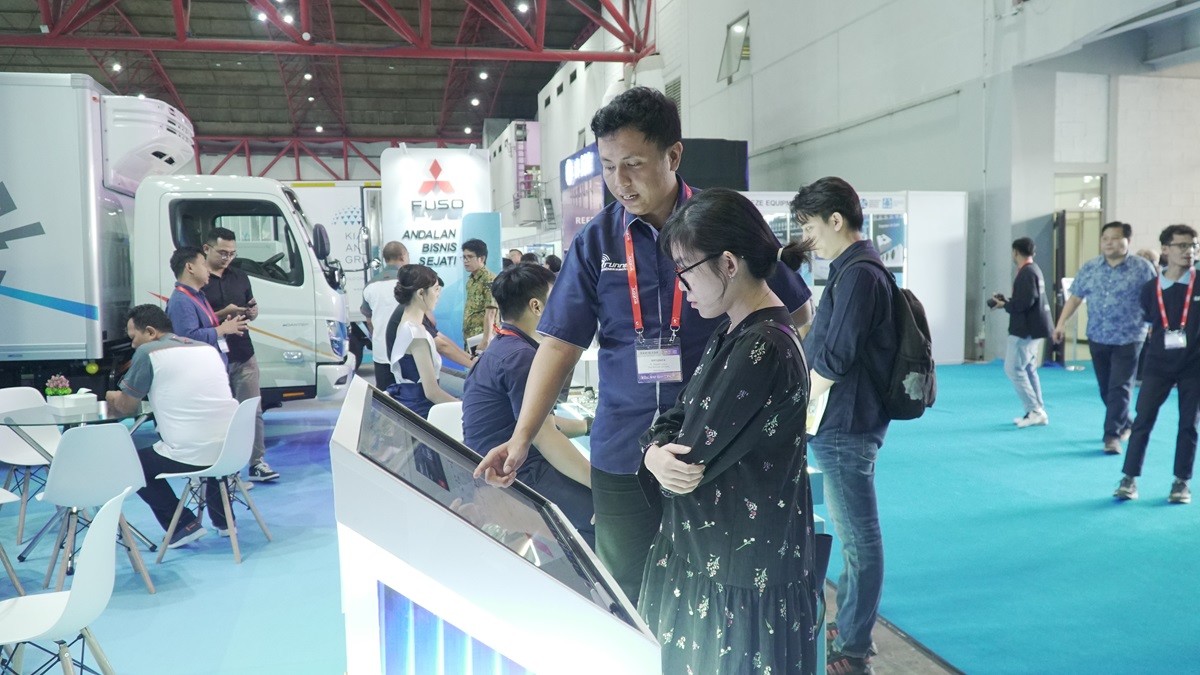 'Full Support Solution' Mitsubishi Fuso di Indonesia Cold Chain Expo 2024  