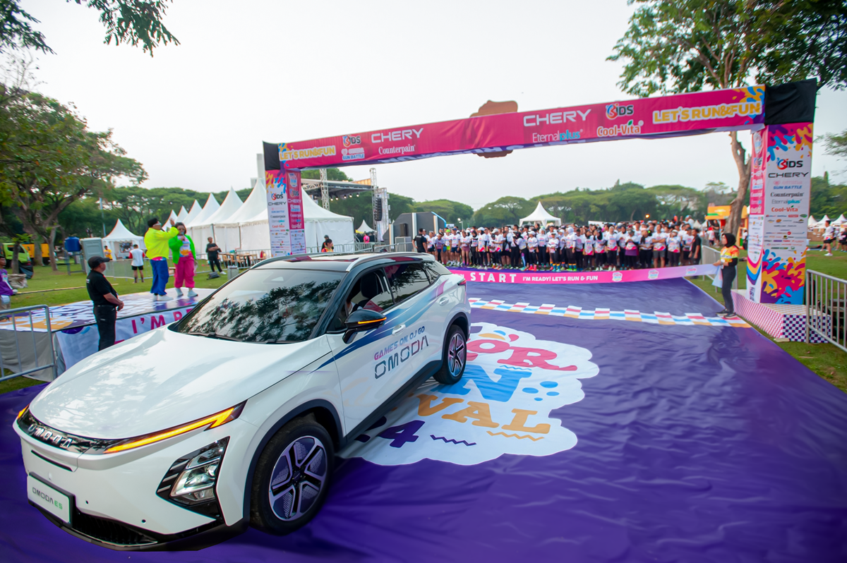 OMODA E5, 'Official Safety Car' Jakarta Color Run Festival 2024  