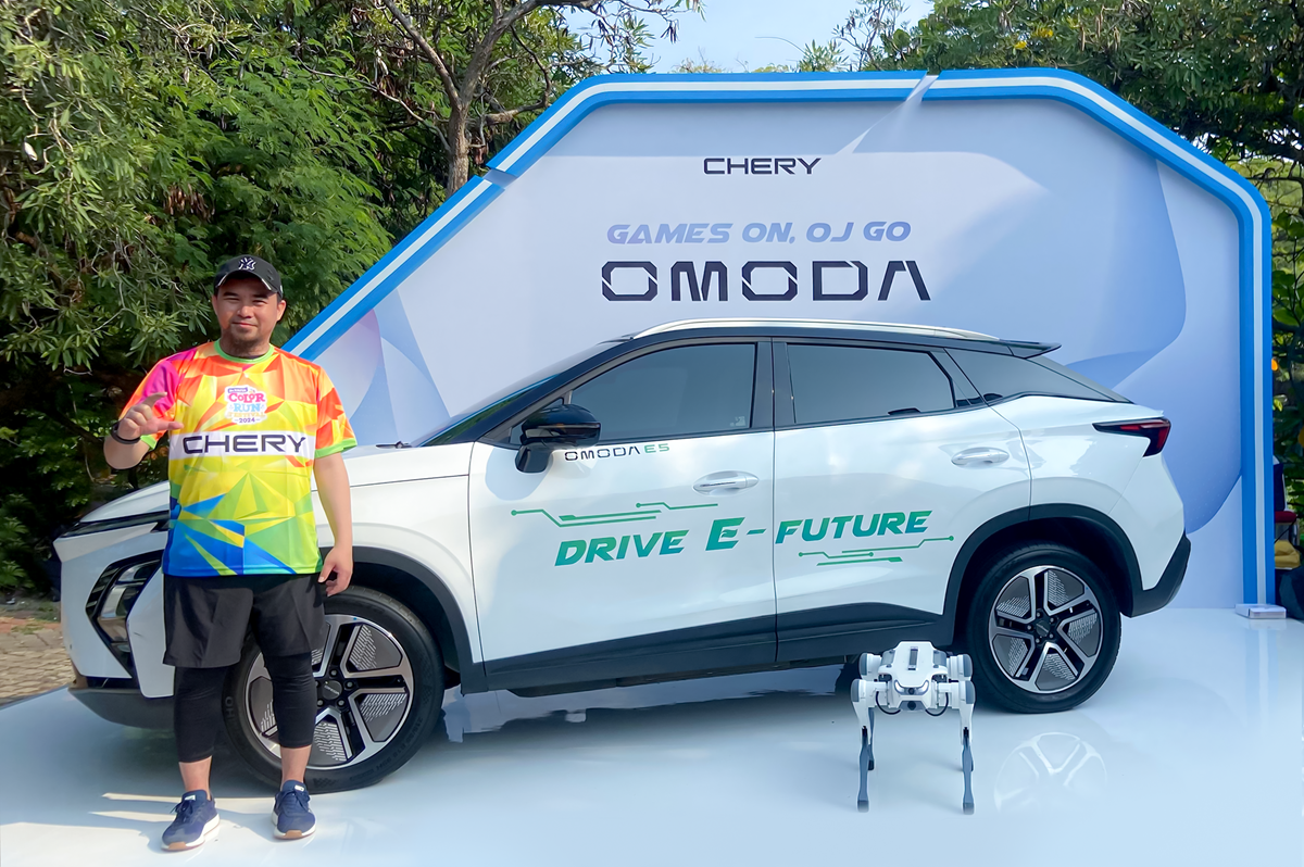 OMODA E5, 'Official Safety Car' Jakarta Color Run Festival 2024  