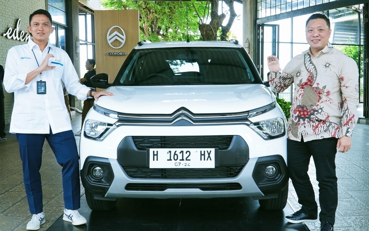 Serah Terima Citroën Ë-C3 All Electric Ke Konsumen Jawa Tengah  