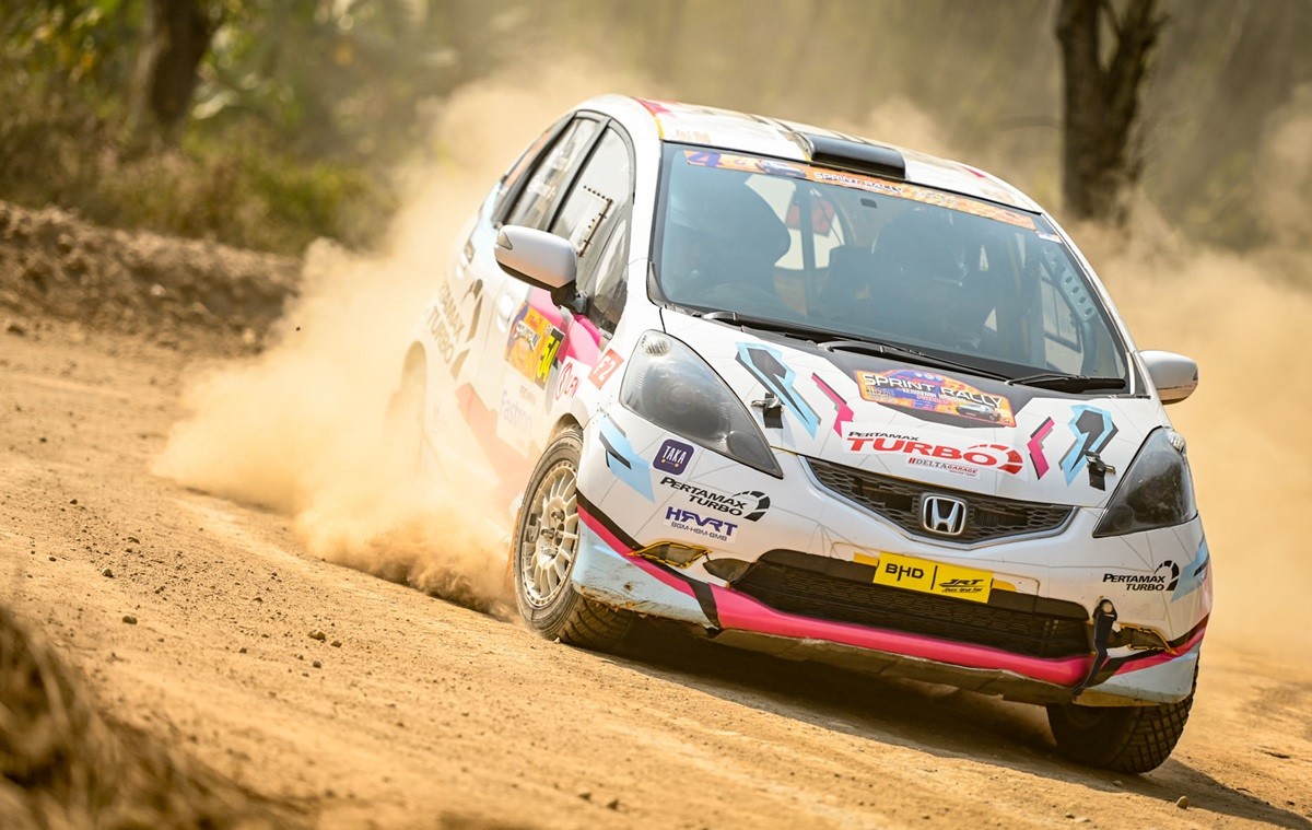 Pembalap Cantik ini Kembali Podium 1 Sprint Rally Putaran Keempat  