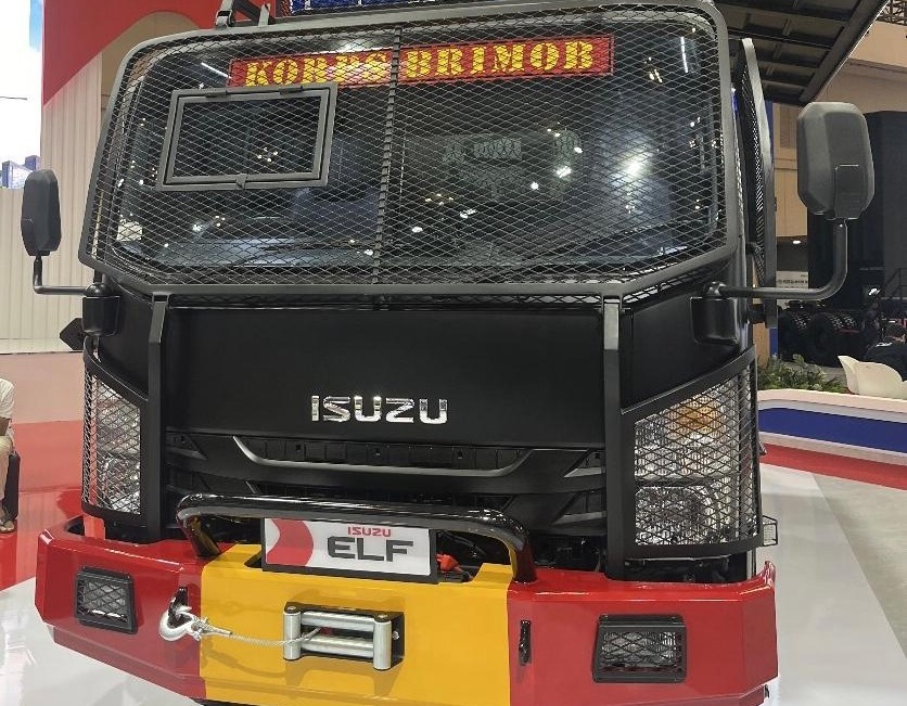 Isuzu Hadirkan Kendaraan Water Treatment Untuk Korps Brimob  